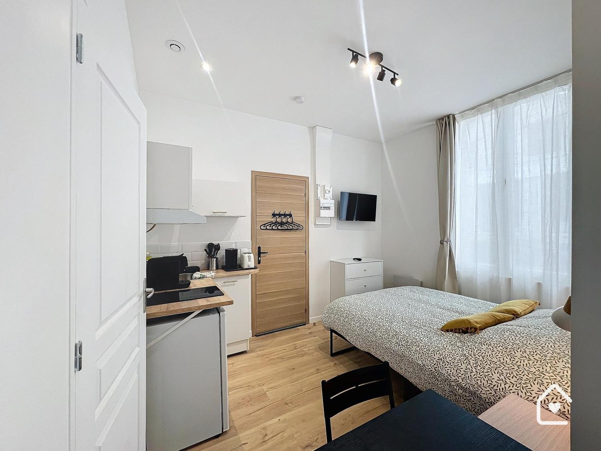 Studios - 1 Min Gare Chatellerault - Entree Autonome - Exterior foto