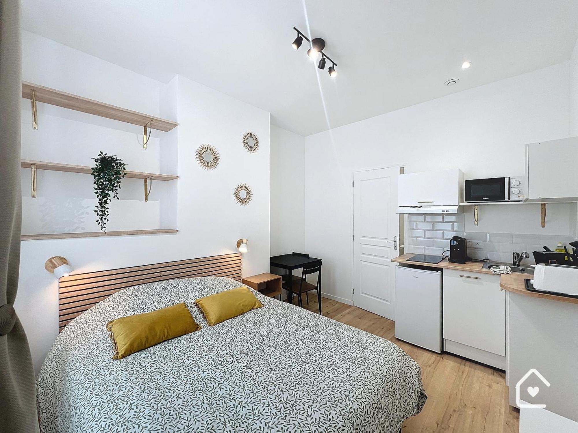 Studios - 1 Min Gare Chatellerault - Entree Autonome - Exterior foto
